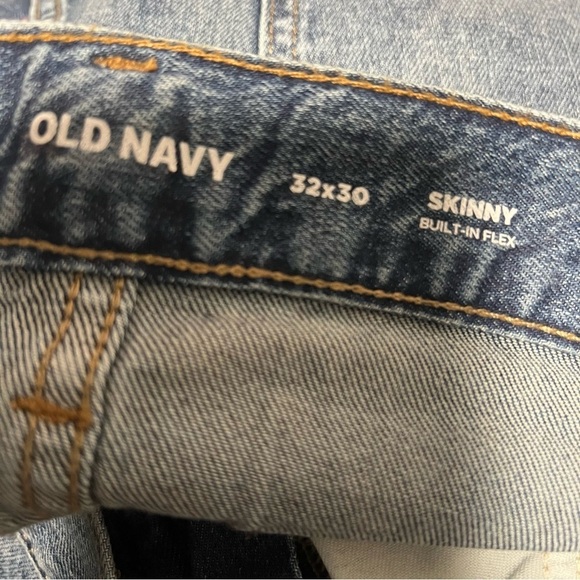 Old Navy Men’s 32x30 Basic Skinny Built In Flex Medium Wash Jeans NWOT Casual - Picture 7 of 10